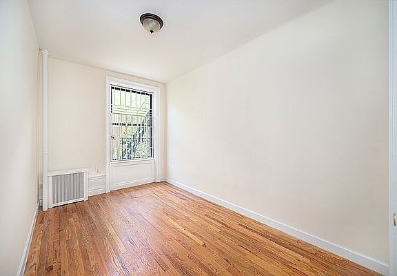 3rd image of 812 W 181st St APT 32A