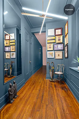 Sold by Triplemint | media 9