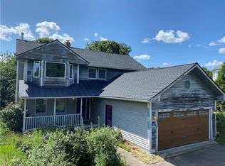 12 Sycamore Dr, Westerly, RI 02891