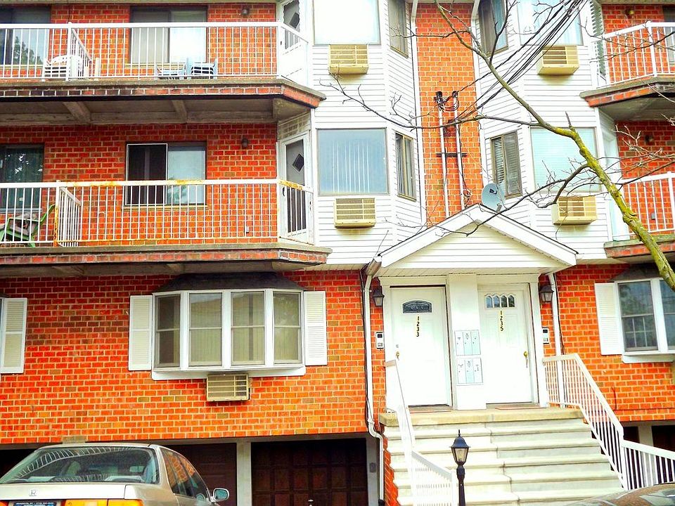 1st image of 1233 E 95th St #201