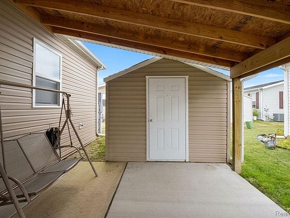 4th image of 13451 Mapleview St