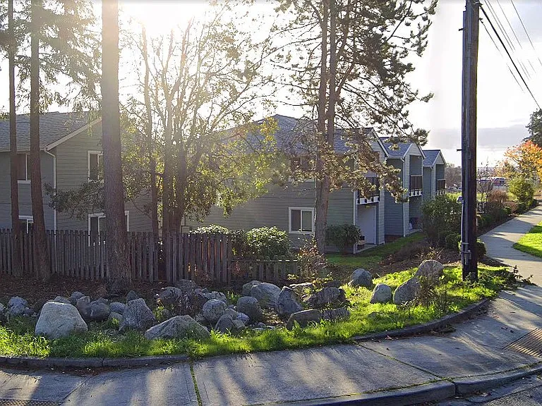 950 N Oak Harbor St #950 — Photo 10