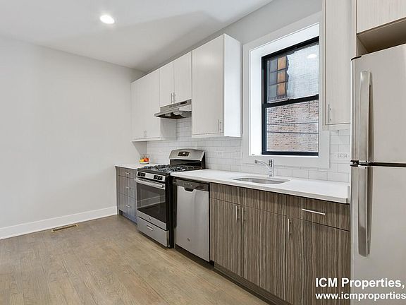 2nd image of 2622 N Rockwell St #3B