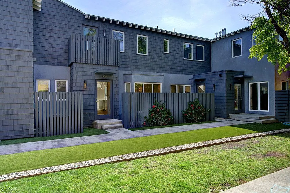 2 bed, 2.5 bath, 1200 sqft, $4,795 — Photo 2