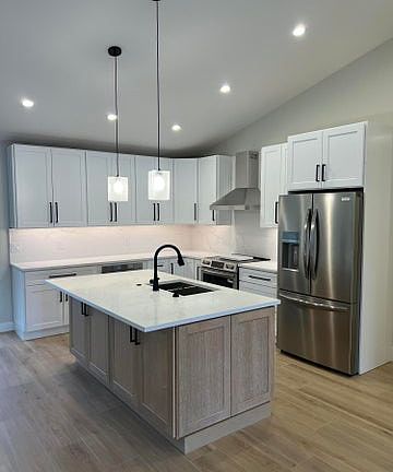 5th image of 199 SW 15th Ct