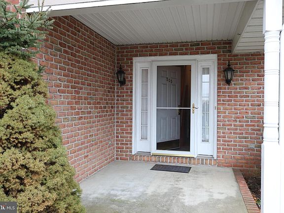 3rd image of 505 Basehoar School Rd