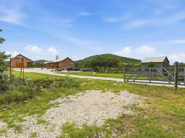 17398 TX Hwy 127, Sabinal, TX 78881