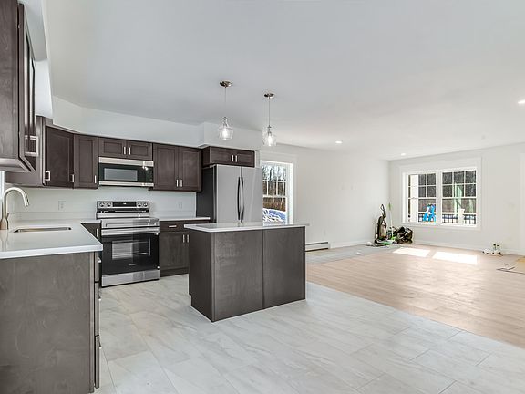 5th image of 75 Ash Swamp Road