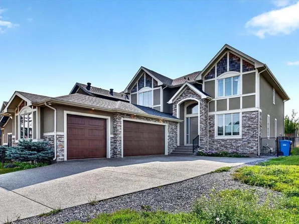 115 N Coulee Way SW, Calgary, AB T3H 0S4