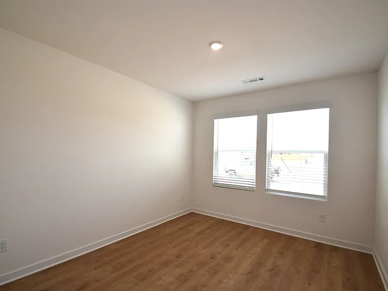 568 Colorado St — Photo 7
