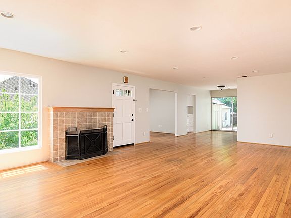 4th image of 3829 Narragansett Ave