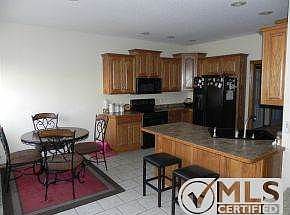 Eat-In-Kitchen
