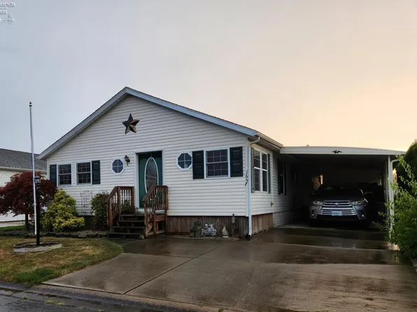 1657 N Coldwater Crossing Rd, Lakeside Marblehead, OH 43440