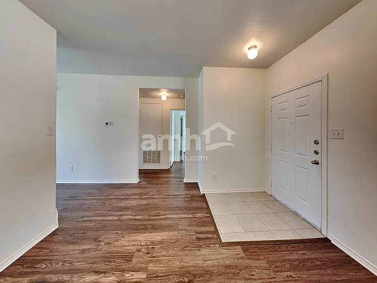 602 Fox Glen Dr — Photo 8