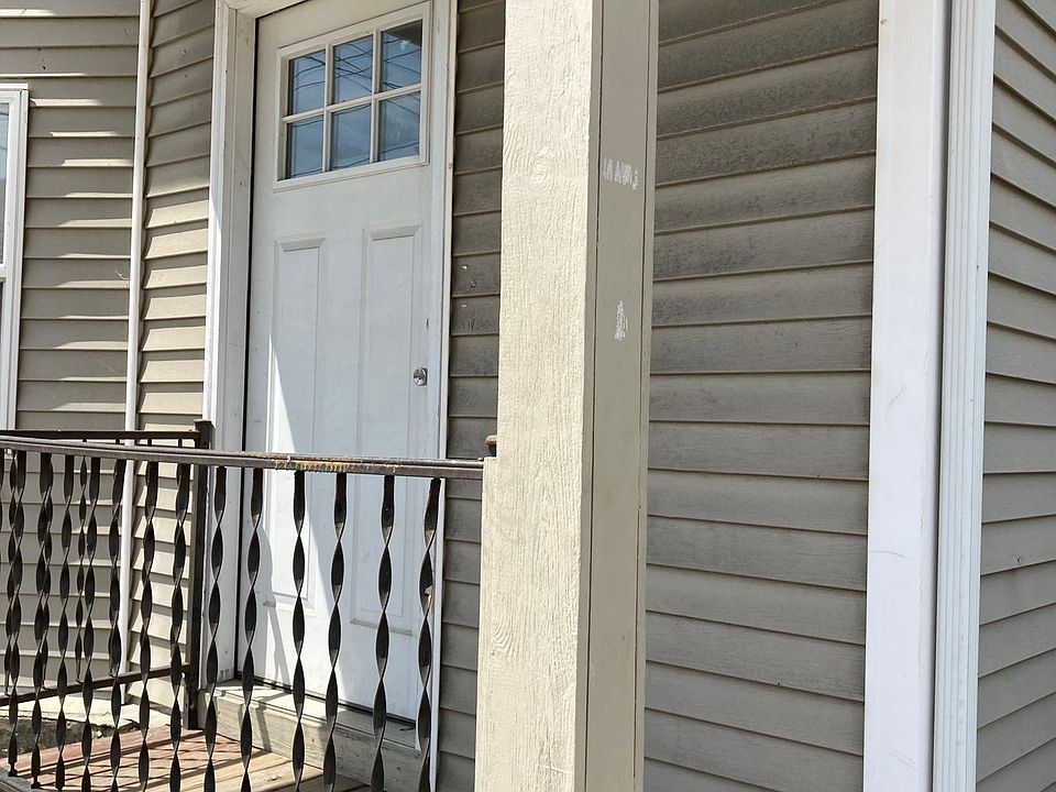Front entryway