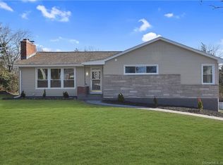 41 Berkshire Dr, Farmington, CT 06032