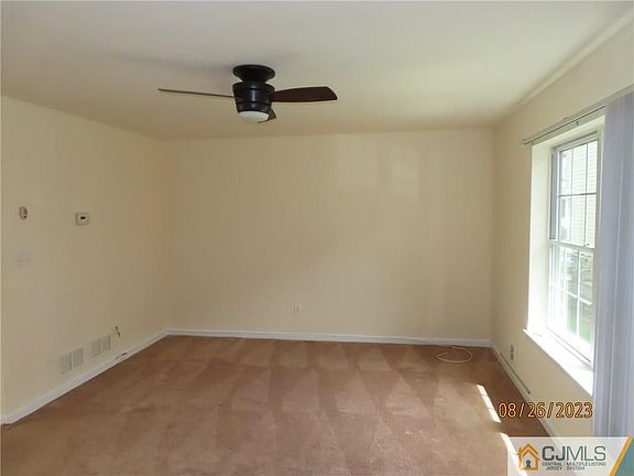 4th image of 26 Henry St #A