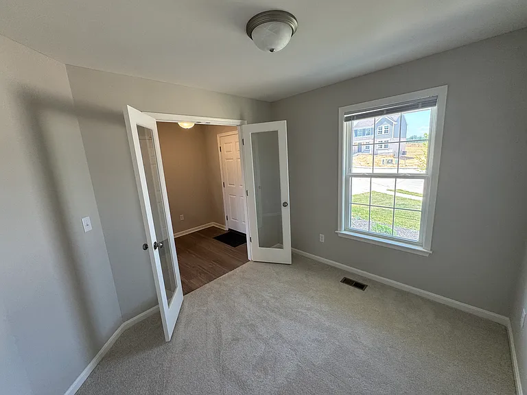 1404 Brookline Ct — Photo 3