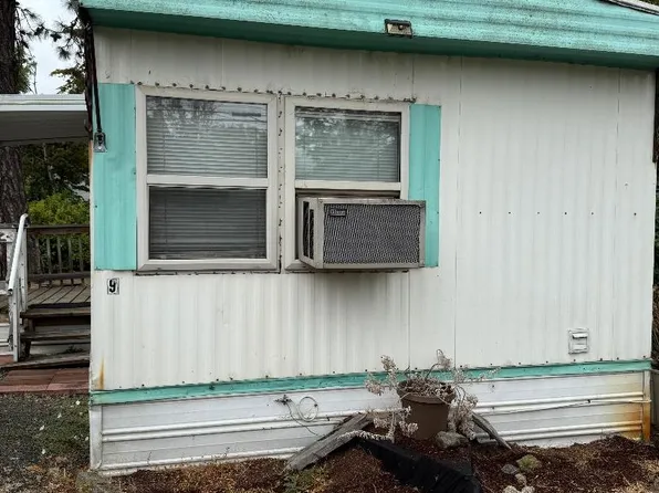 5000 NE Stephens St #9, Roseburg, OR 97470