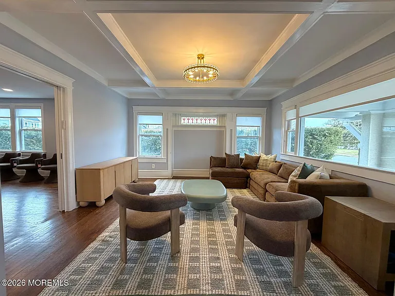 125 Cedar Ave — Photo 9