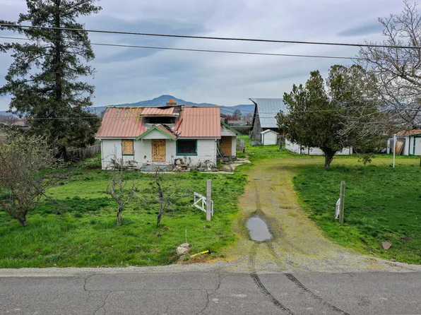 1452 Ross Ln, Medford, OR 97501