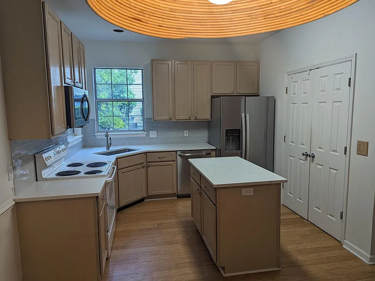 3320 Cedar Creek Ct — Photo 9