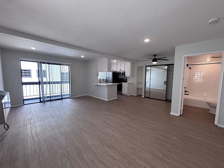 132 Clark Dr — Photo 5