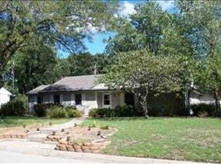 2540 SW Seabrook Ave, Topeka, KS 66614