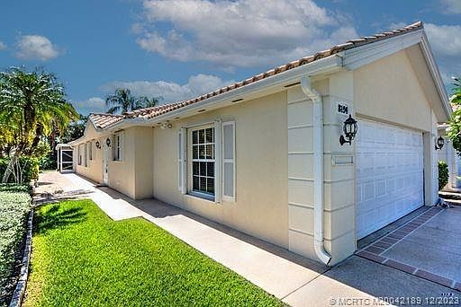 4th image of 8194 SE Peppercorn Ct