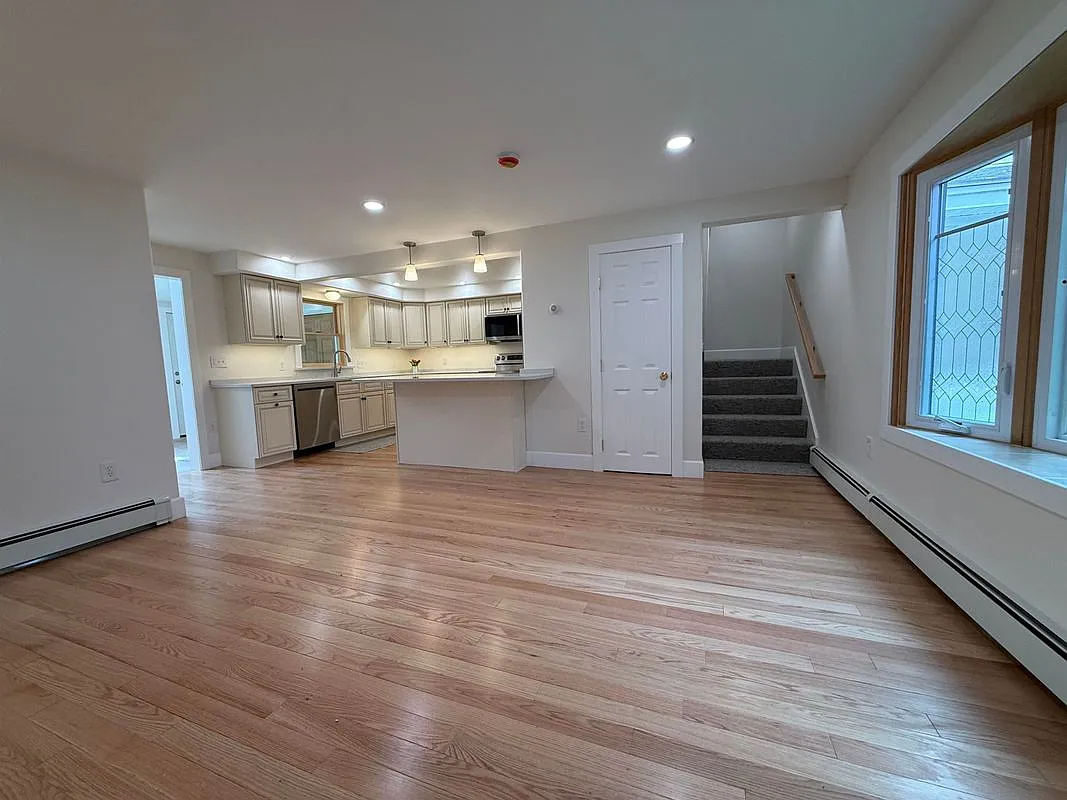 2 bed, 2.0 bath, 1248 sqft, $3,050 — Photo 4