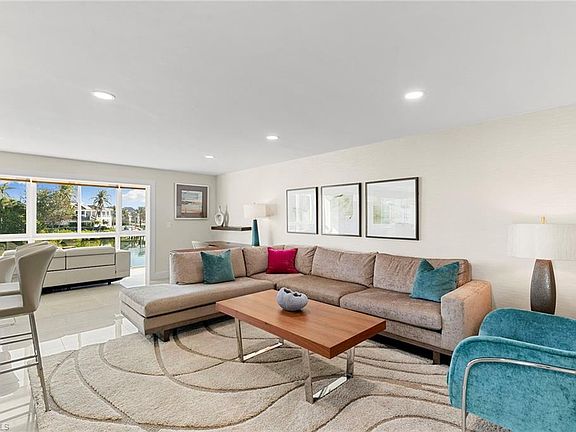 4th image of 1910 Gulf Shore BLVD N #212