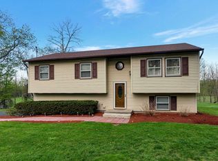 24 Old Rock Cut Rd, Walden, NY 12586