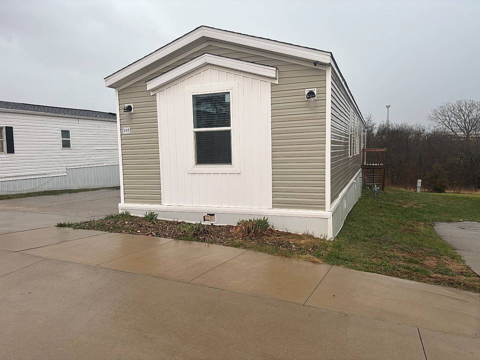 1st image of 1624 W Summit St #135