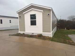 1624 W Summit St #135, Winterset, IA 50273