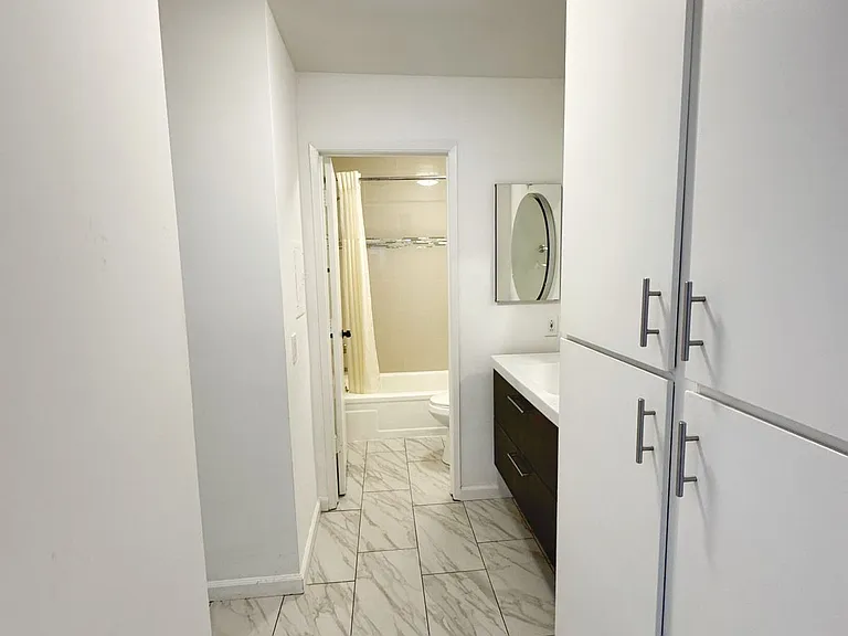 1351 N Orange Dr #117 — Photo 6