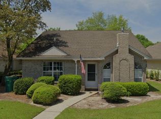 243 Parkwood Cir, Niceville, FL 32578