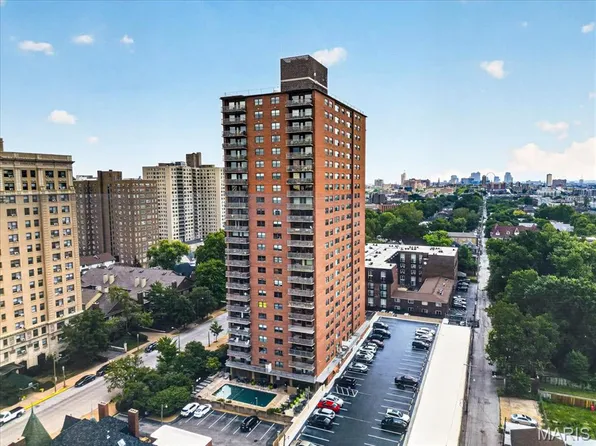 4466 W Pine Blvd APT 8C, Saint Louis, MO 63108
