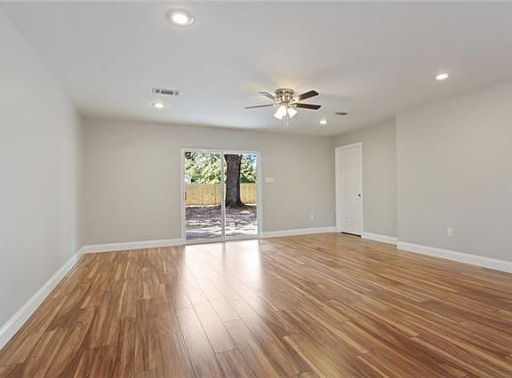 3rd image of 2401 Bristol Pl