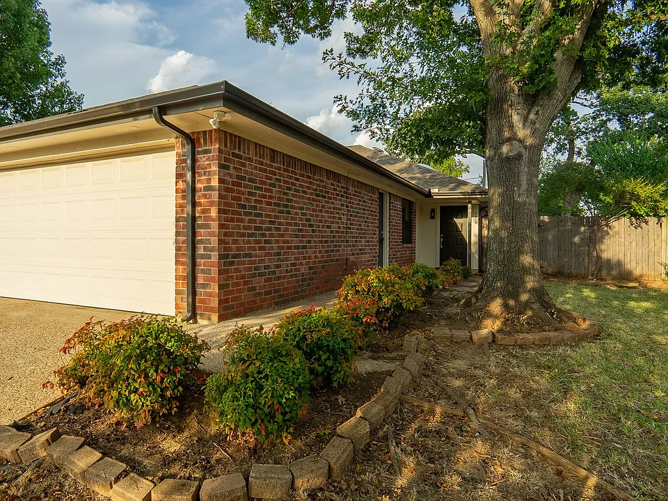6616 Parkview Ln
