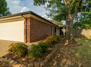 6616 Parkview Ln, North Richland Hills, TX 76182