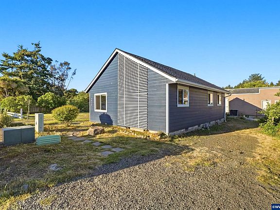 2nd image of 5024 SE Jetty Ave