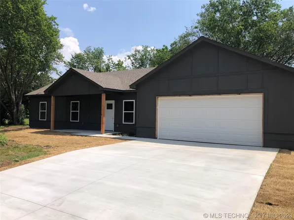 449 N Bennett St, Nowata, OK 74048