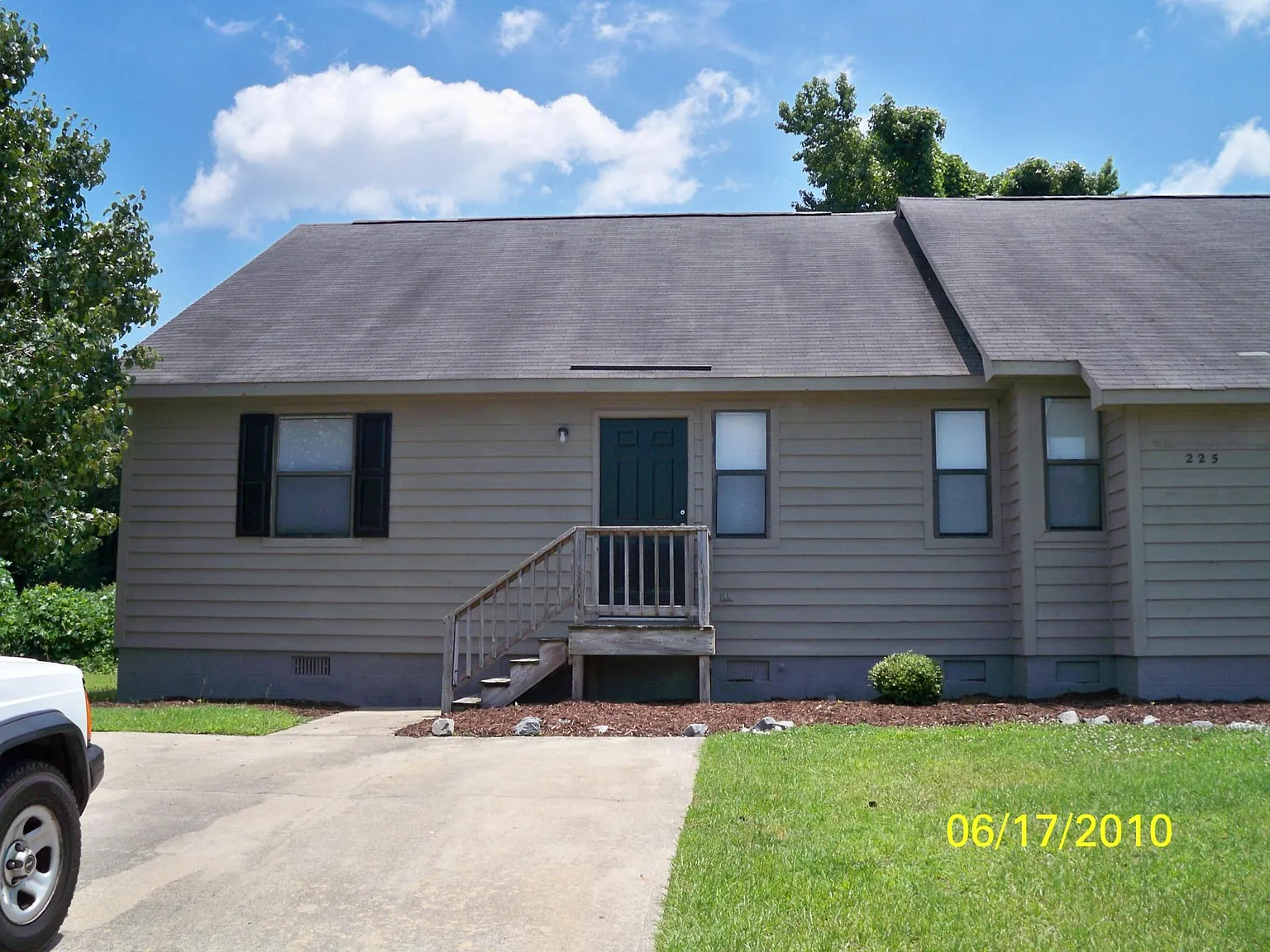 2 bed, $1,100 — Photo 1