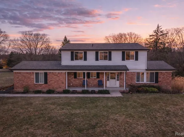 38005 Southfarm Ln, Northville, MI 48167