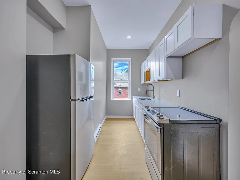 380 Scott St #4 — Photo 8