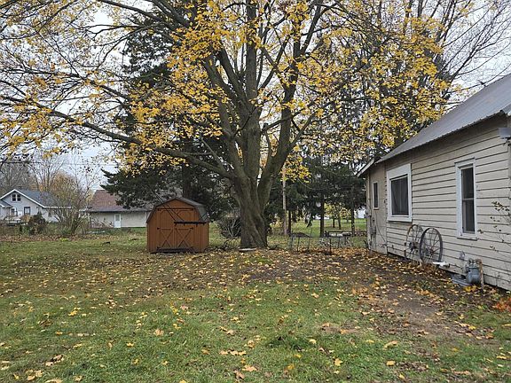 4th image of 418 Susan Ave