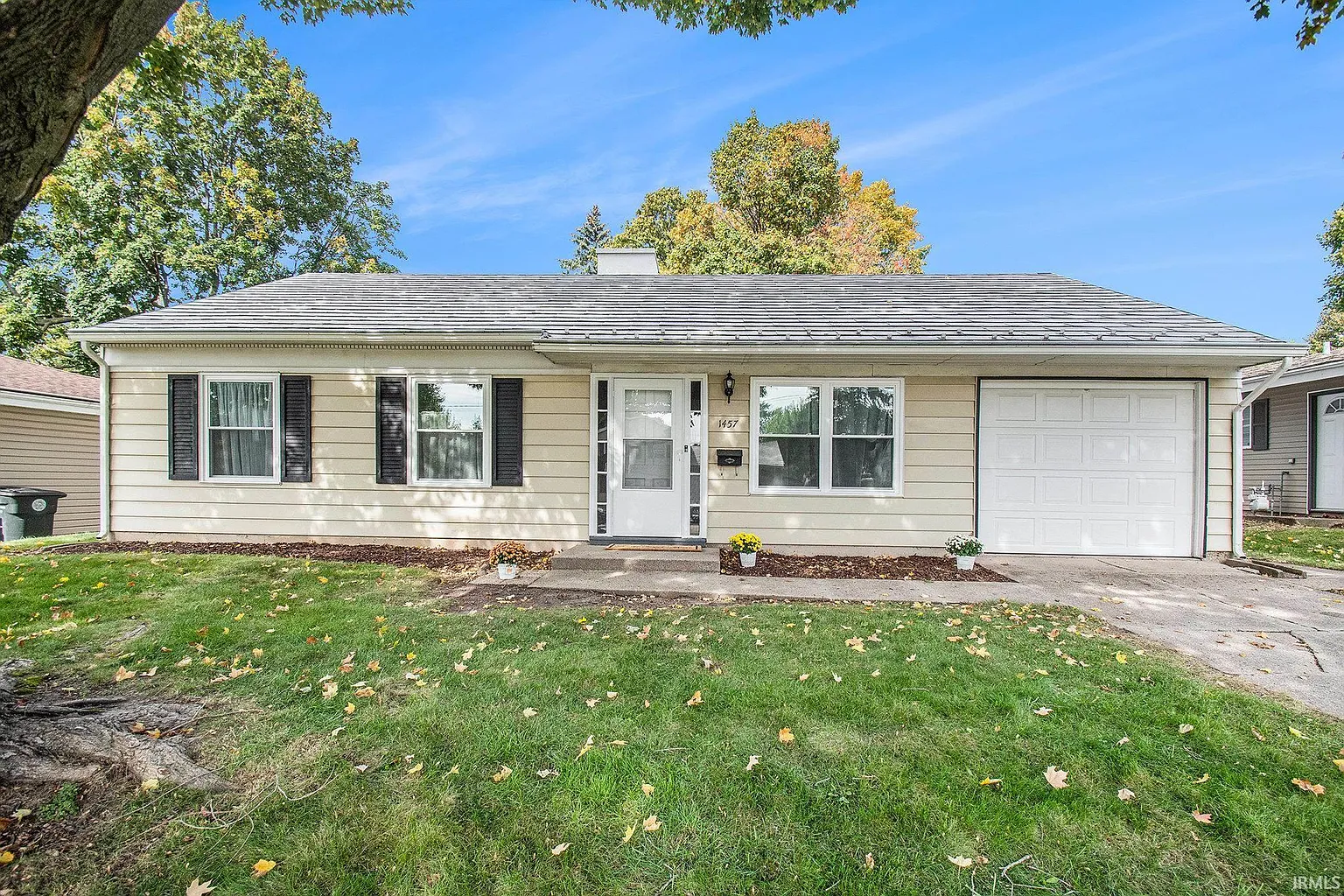 1457 Oakdale Dr photo 1