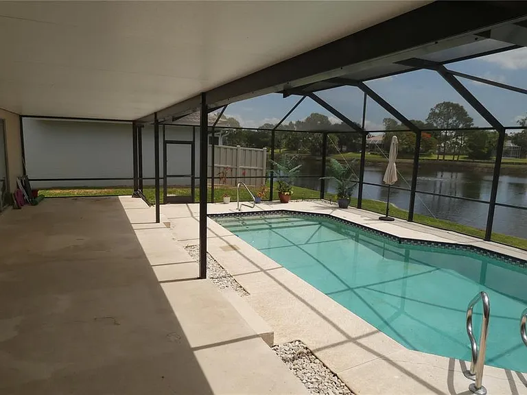 525 Moreno Cir NE — Photo 22