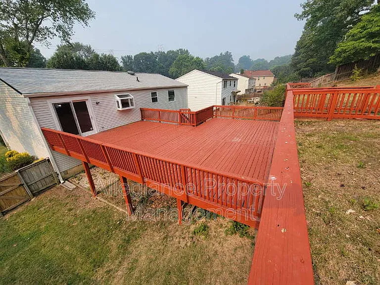 7598 Springfield Hills Dr — Photo 33