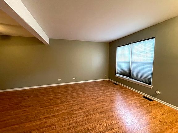 4th image of 743 Tiffany Ct